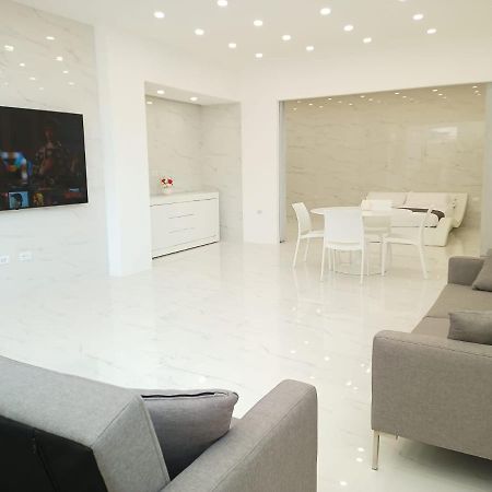Elegant Basement Suite Orosei Eksteriør billede