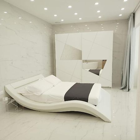 Elegant Basement Suite Orosei Eksteriør billede