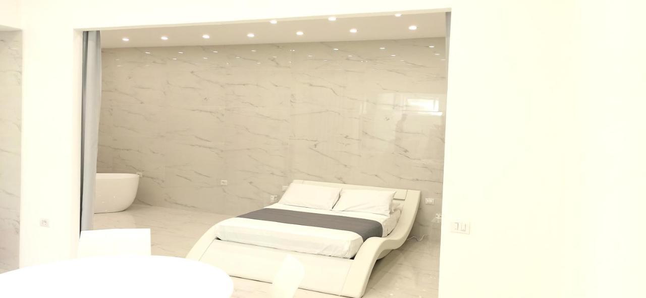 Elegant Basement Suite Orosei Eksteriør billede