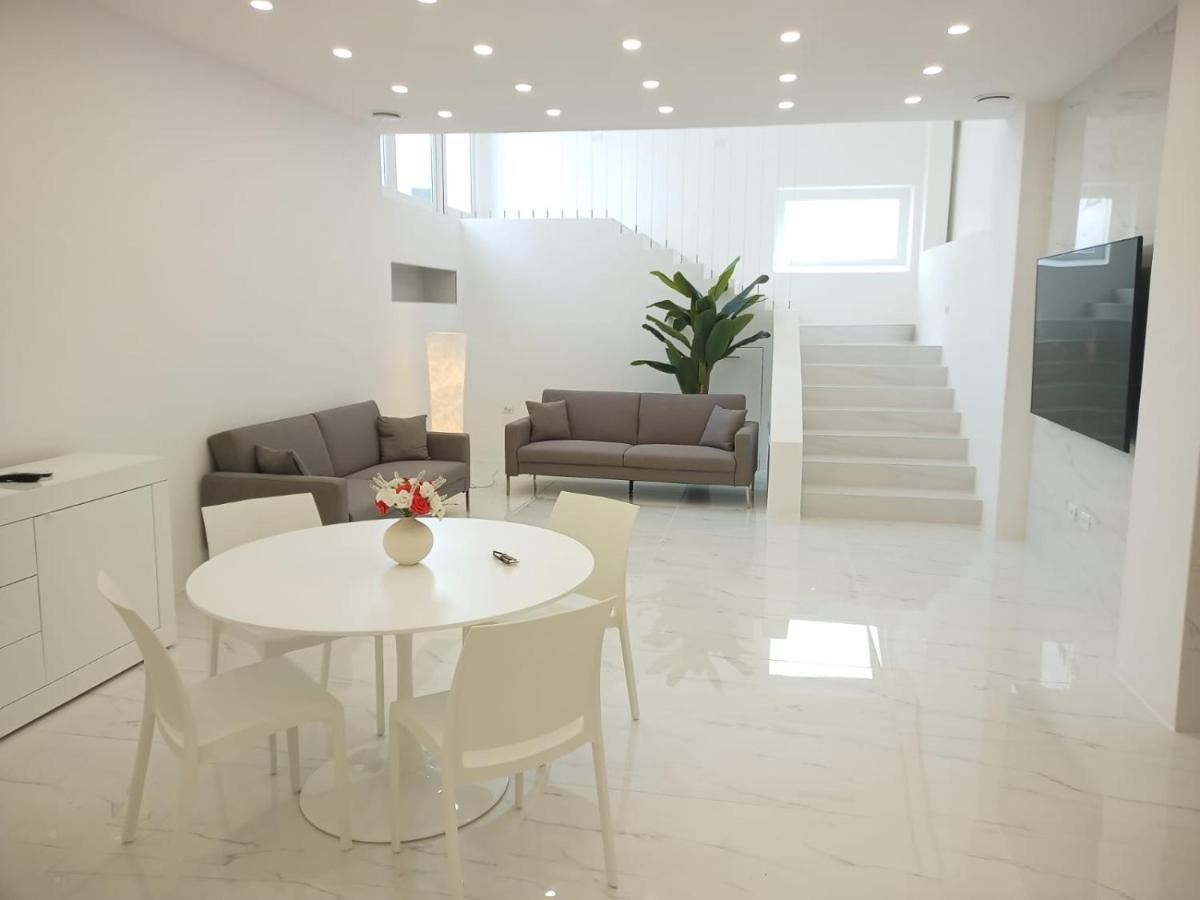 Elegant Basement Suite Orosei Eksteriør billede