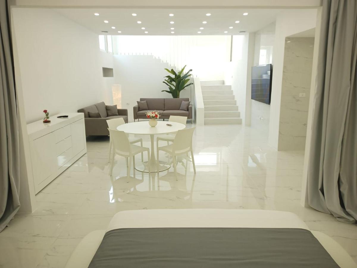Elegant Basement Suite Orosei Eksteriør billede