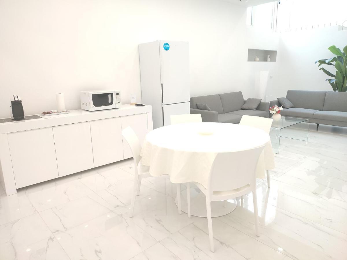 Elegant Basement Suite Orosei Eksteriør billede