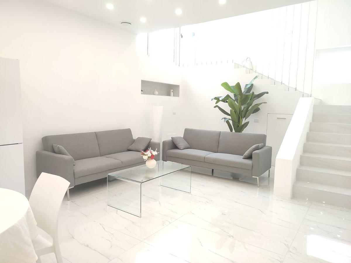 Elegant Basement Suite Orosei Eksteriør billede